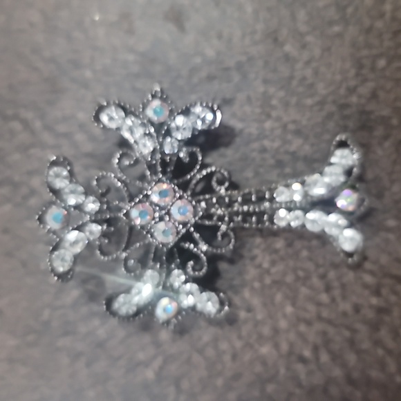 Rhinestone cross pin brooch silvertone - Picture 1 of 3